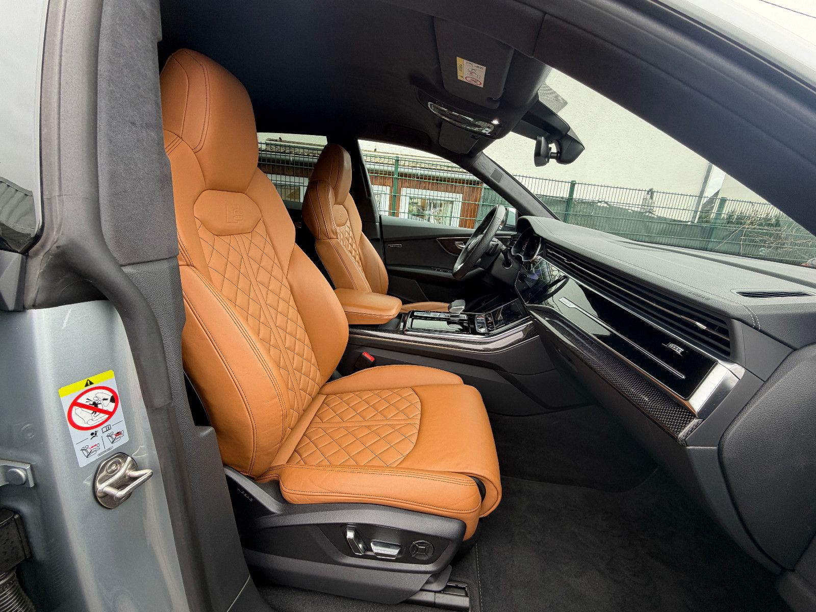 Fahrzeugabbildung Audi SQ8 4.0 TFSI quattro/EXCLUSIVE/ALCANTARA/BLACK