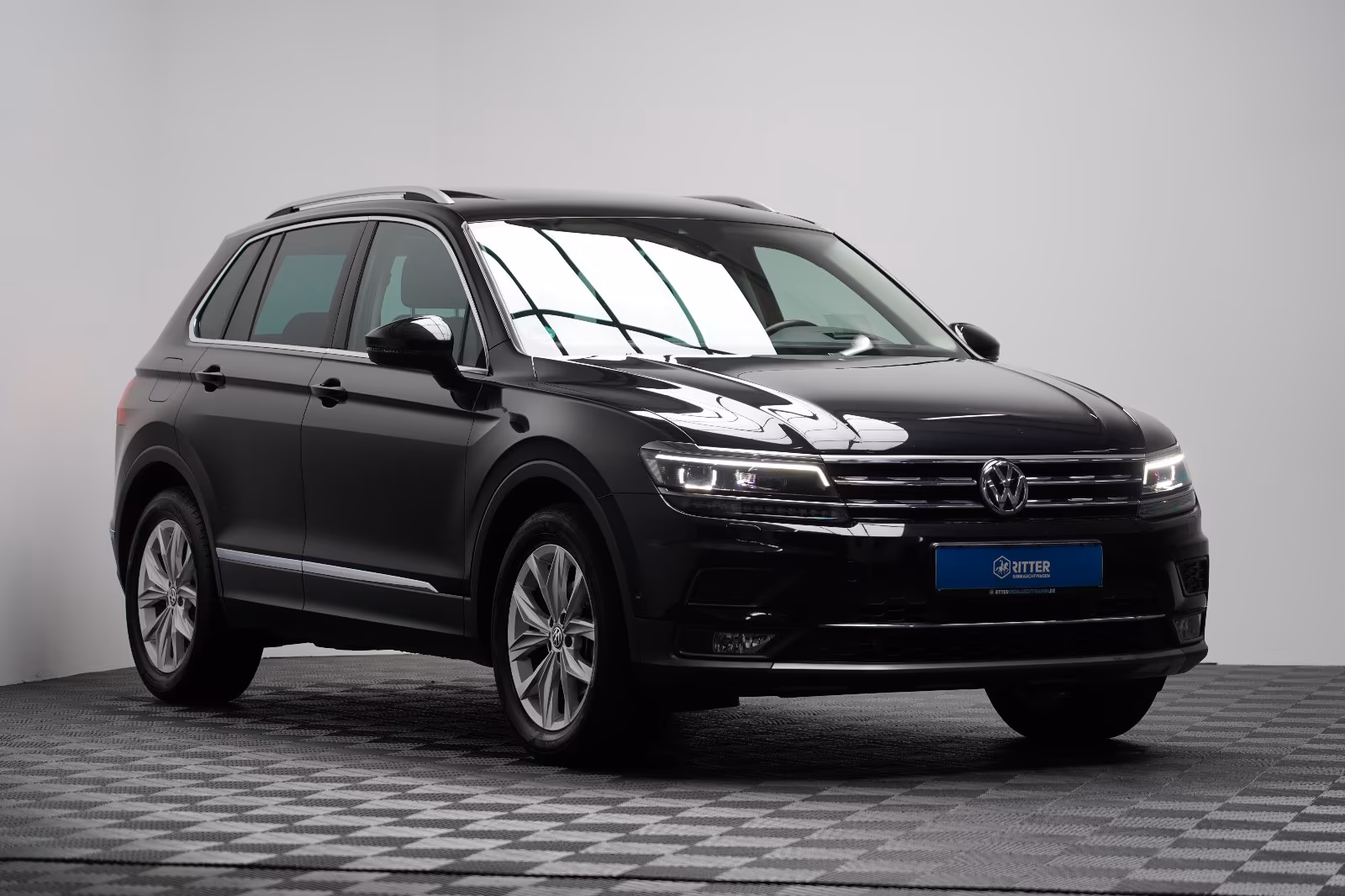 Volkswagen Tiguan 1.5 TSI DSG Highline PANO ACC HUD AHK Vir