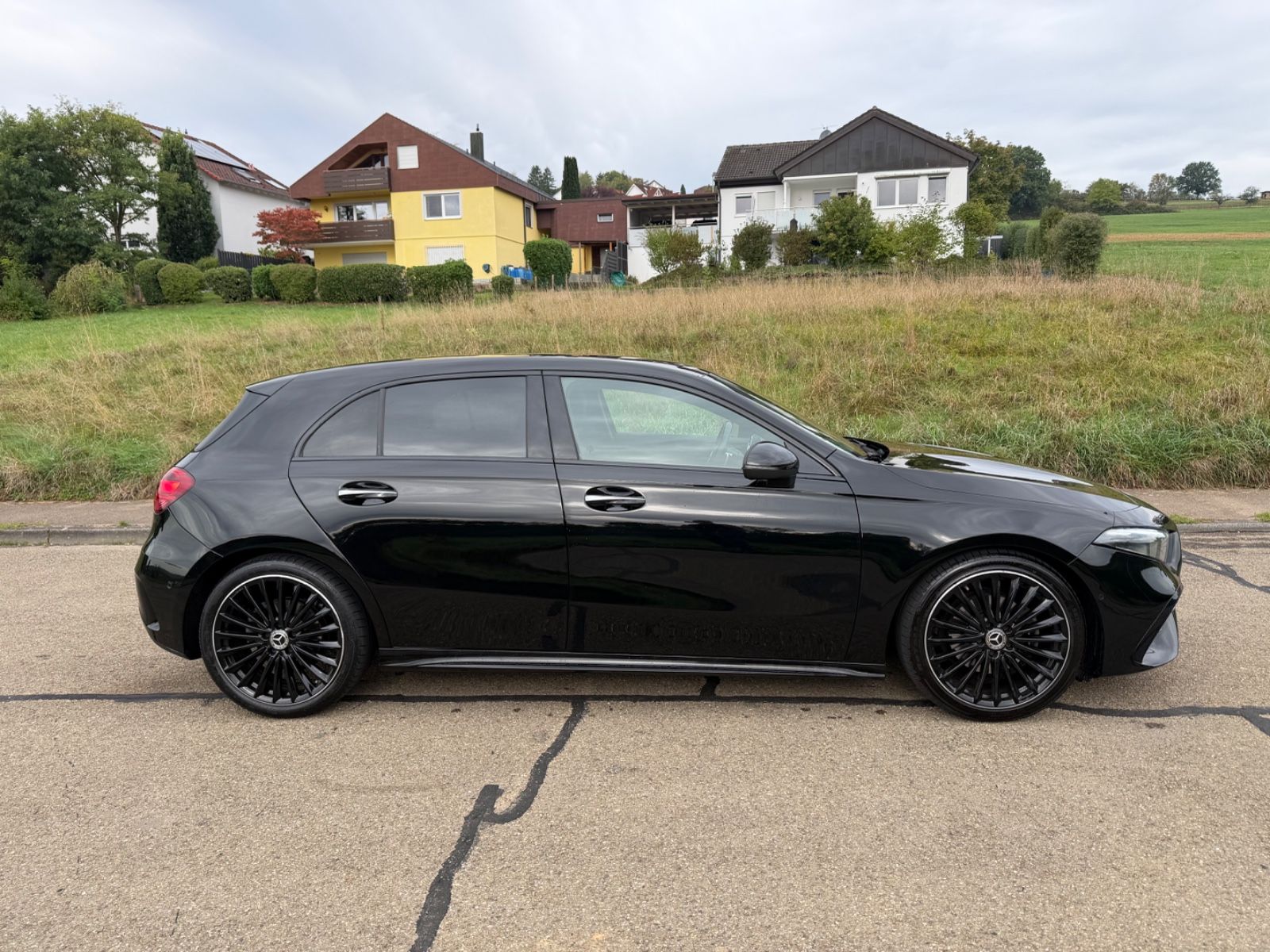 Mercedes-Benz A 180 AMG LINE LED KAMERA 19 ZOLL AMBIENTE NIGHT foto 4