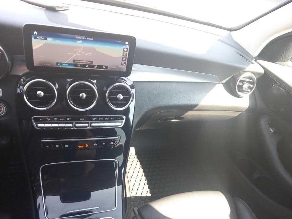 Fahrzeugabbildung Mercedes-Benz GLC 300 4MATIC *Navi*AHK*ParkAss*LED*el.Heck*PDC