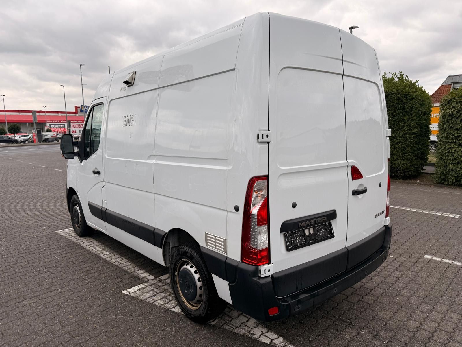 Fahrzeugabbildung Renault Master III Kasten L1H2 HKa 3,5t