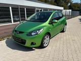 Mazda 2 Lim. 1.5 Independence - Mazda 2: Grün