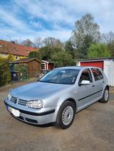 Volkswagen Golf 1.6 Auto Champ - Volkswagen Golf aus 2003: 1.6