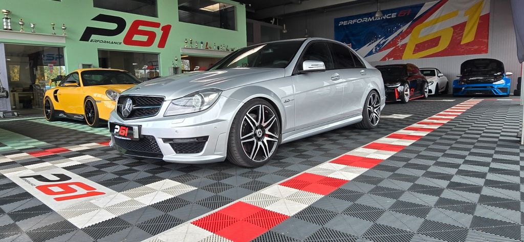 Mercedes-Benz C 63 AMG