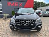 Mercedes-Benz ML 300 CDI 4Matic Designo HU neu Leder SD - Mercedes-Benz ML 300: Cdi 4matic