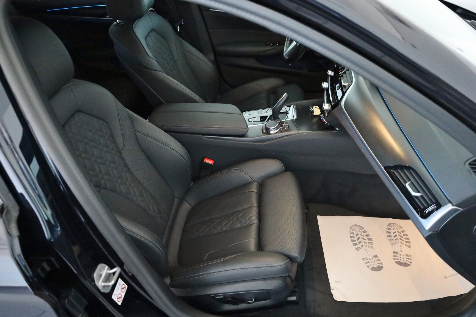 Fahrzeugabbildung BMW 530e Touring M Sport Leder,Navi,LED,Park Assist