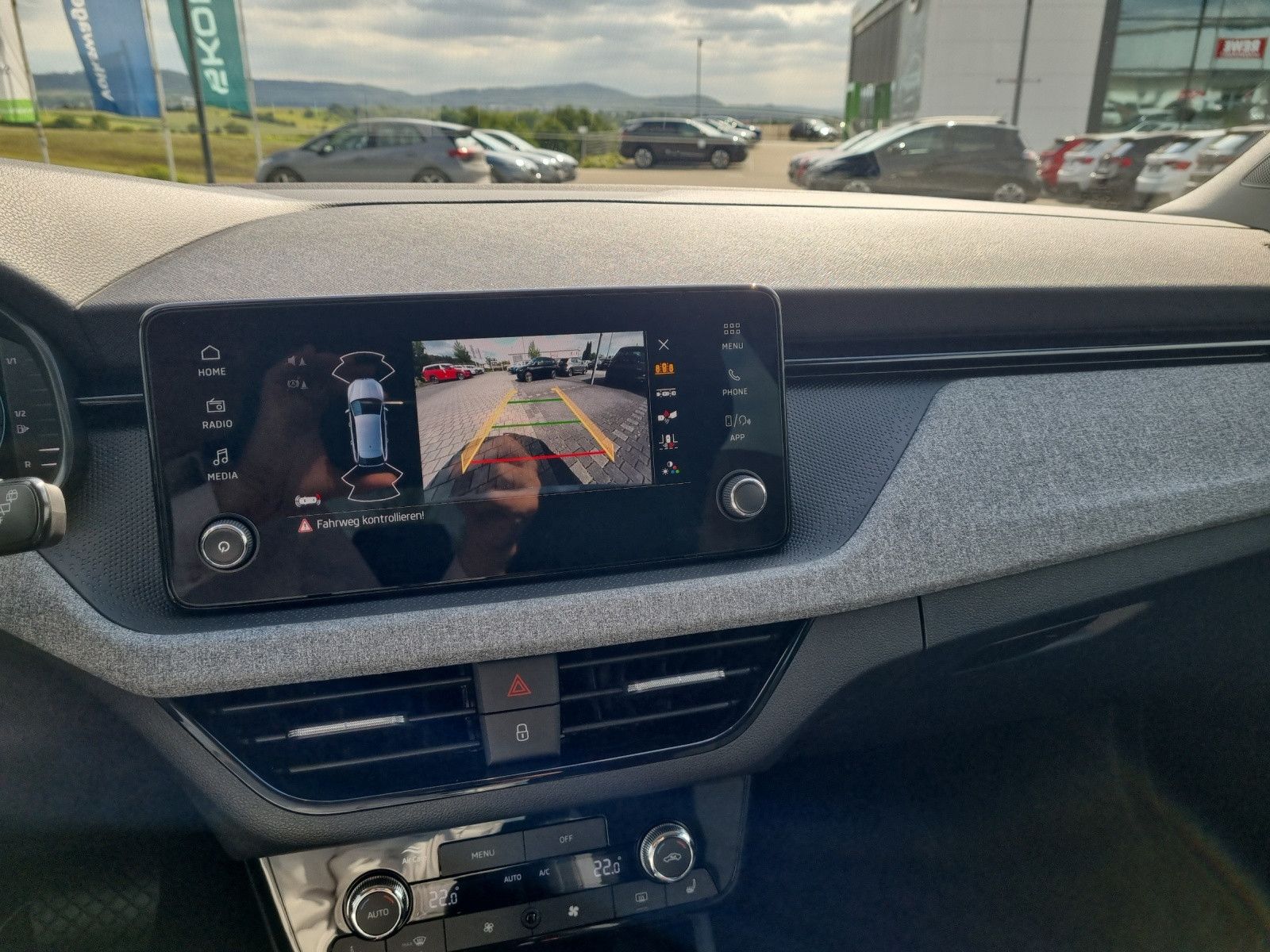 Fahrzeugabbildung SKODA Scala Tour 1,0 TSI 85KW/115PS Fahrassitenz+ Komf