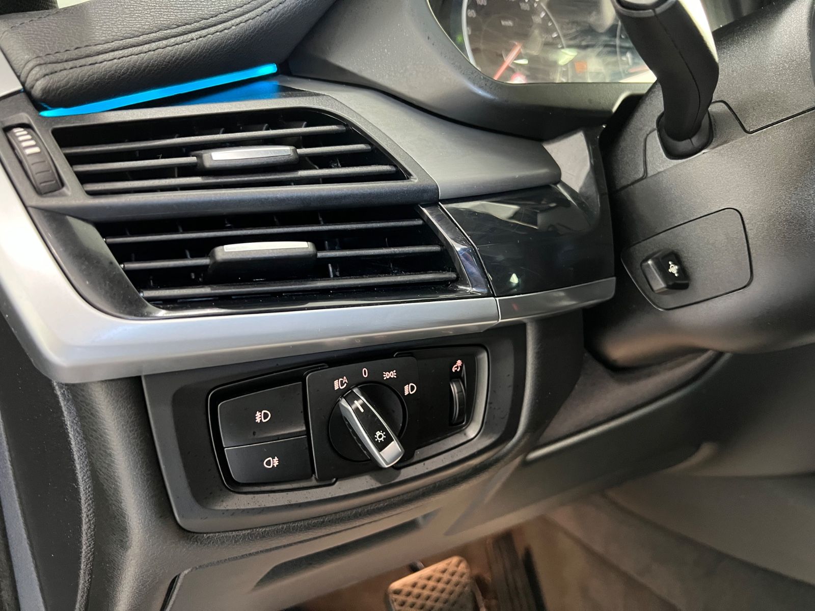 Fahrzeugabbildung BMW X6 xDrive 30 d M Sport Paket *4xSitzh*Head-Up*