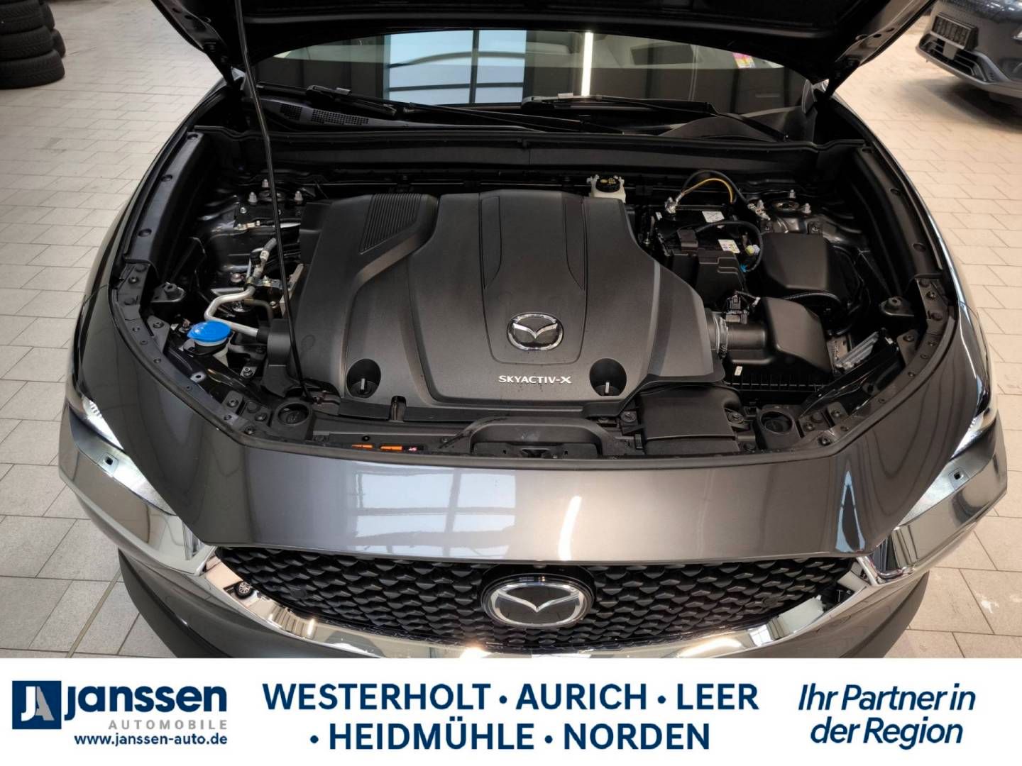 Fahrzeugabbildung Mazda CX-30 e-SKYACTIV-X HYBRID SELECTION