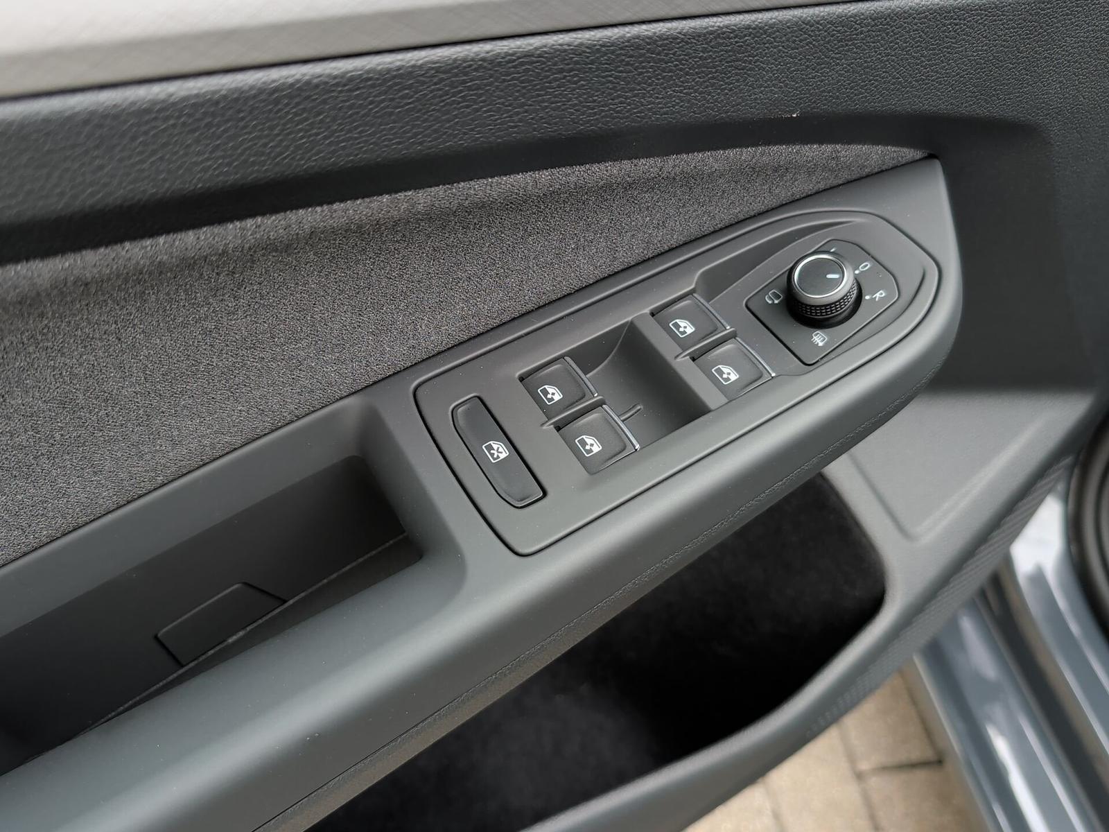 Volkswagen Golf VIII eTSI DSG Life ACC+Kamera+ParkAss+Keyle, миниатюра 24