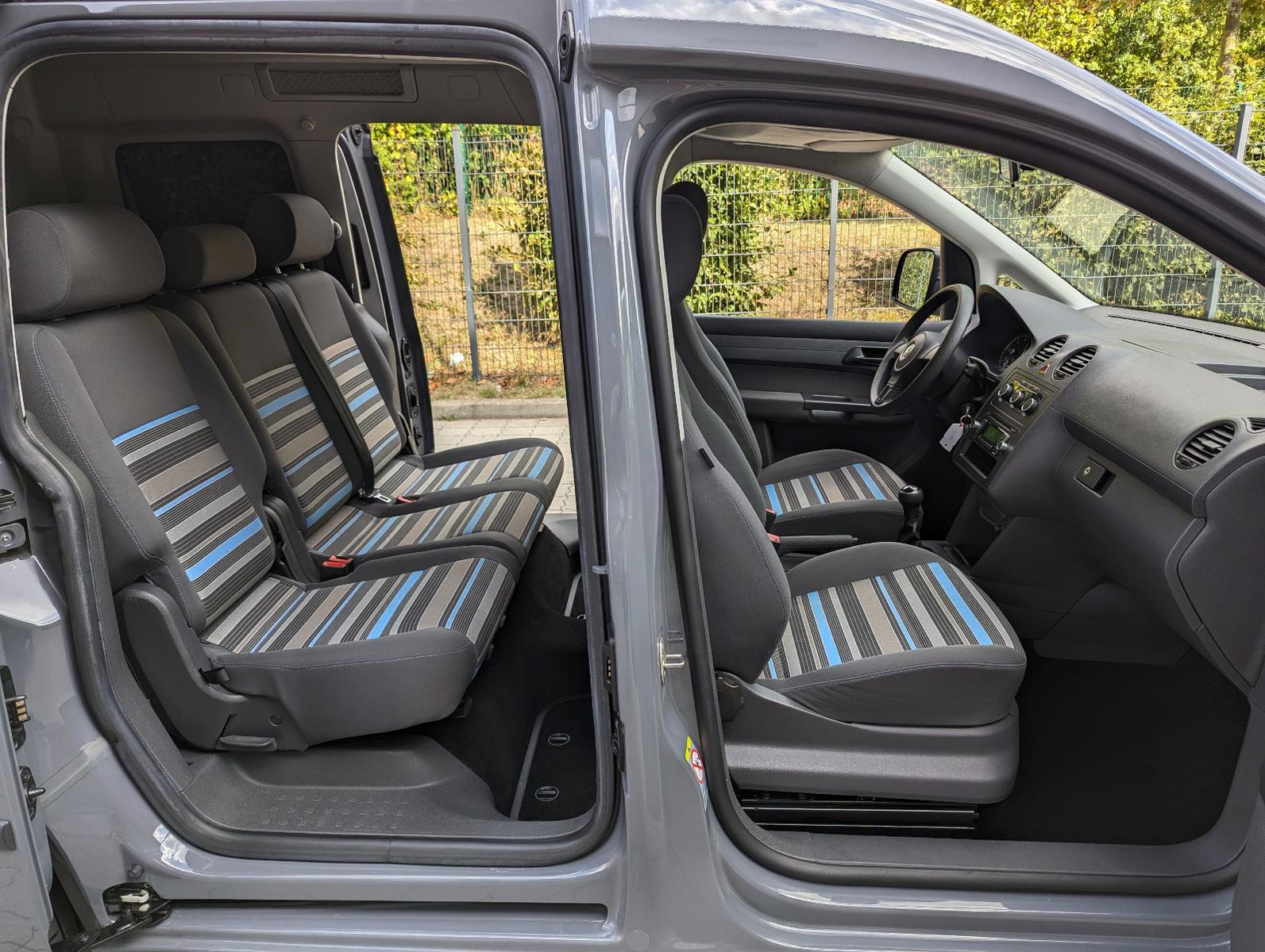 Volkswagen Caddy 2012 — photo 16