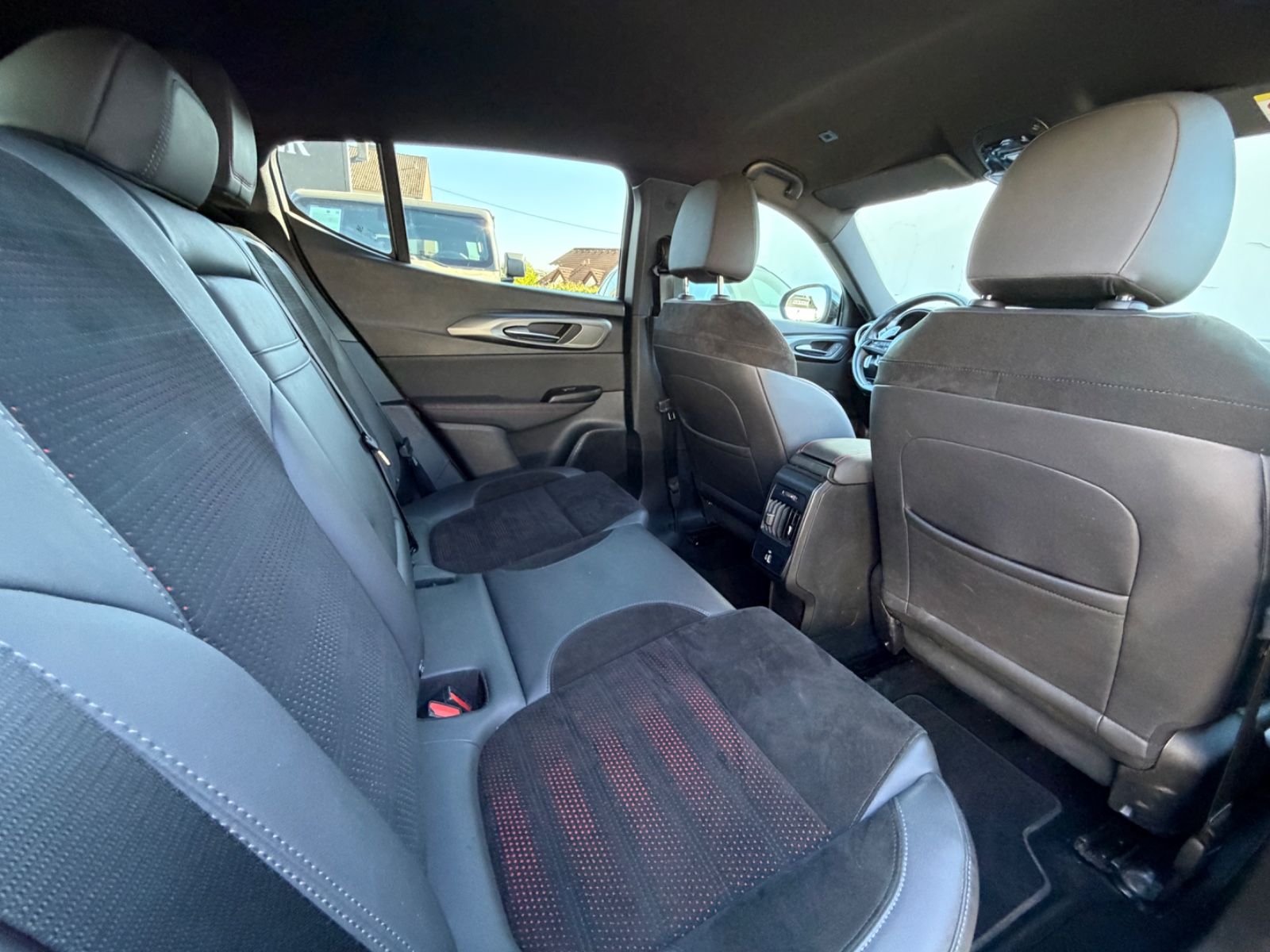 Fahrzeugabbildung Alfa Romeo Tonale Edizione Speciale/DNA/ACC/APPLE-CAR