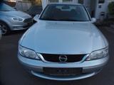 Opel Vectra 1.8 16V Edition 2000 TÜV Neu - Opel Vectra aus 2000: 2.2