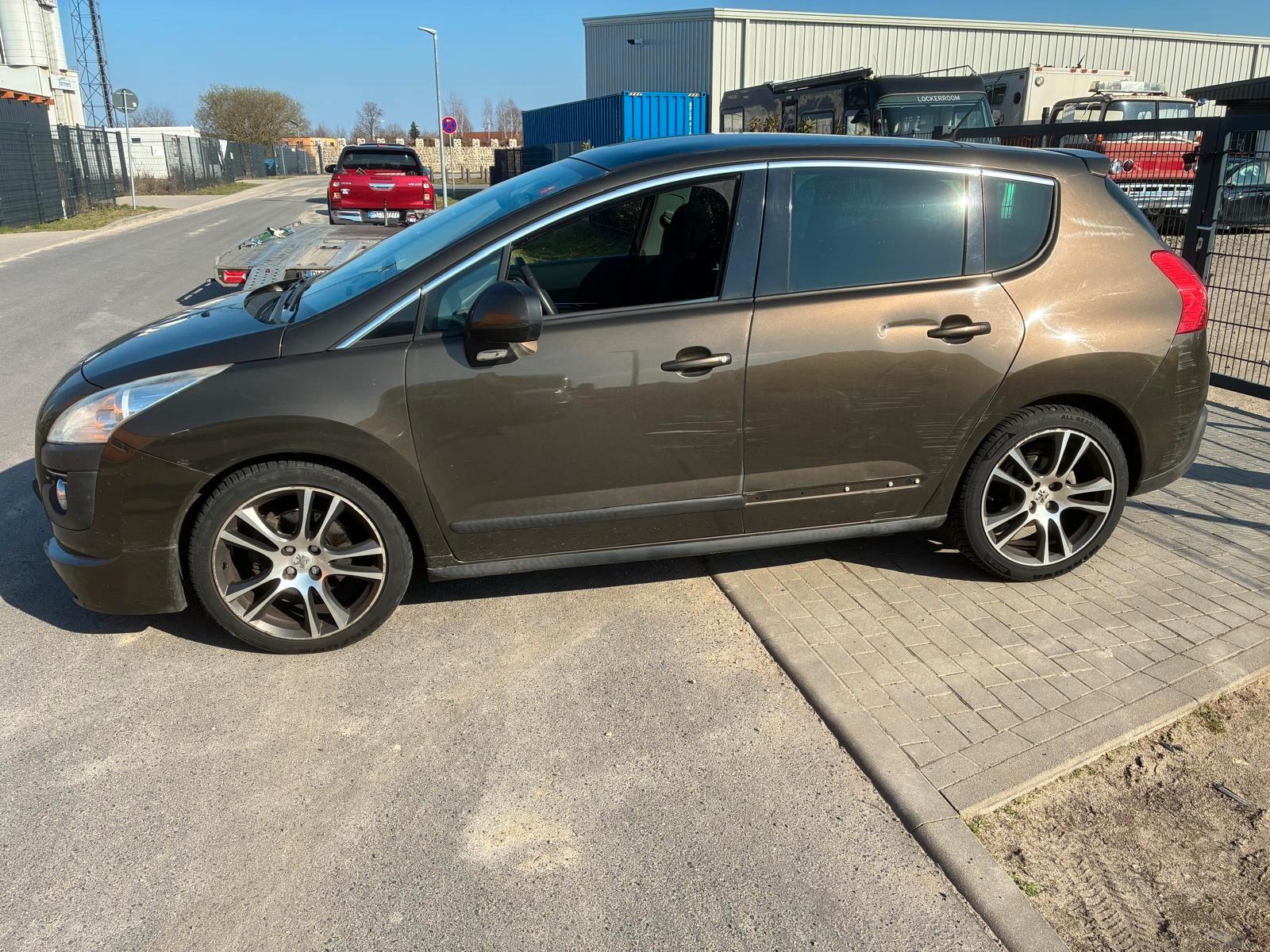 Peugeot 3008 2011 — engine 1.598 cm³, 156 HP (115kW)