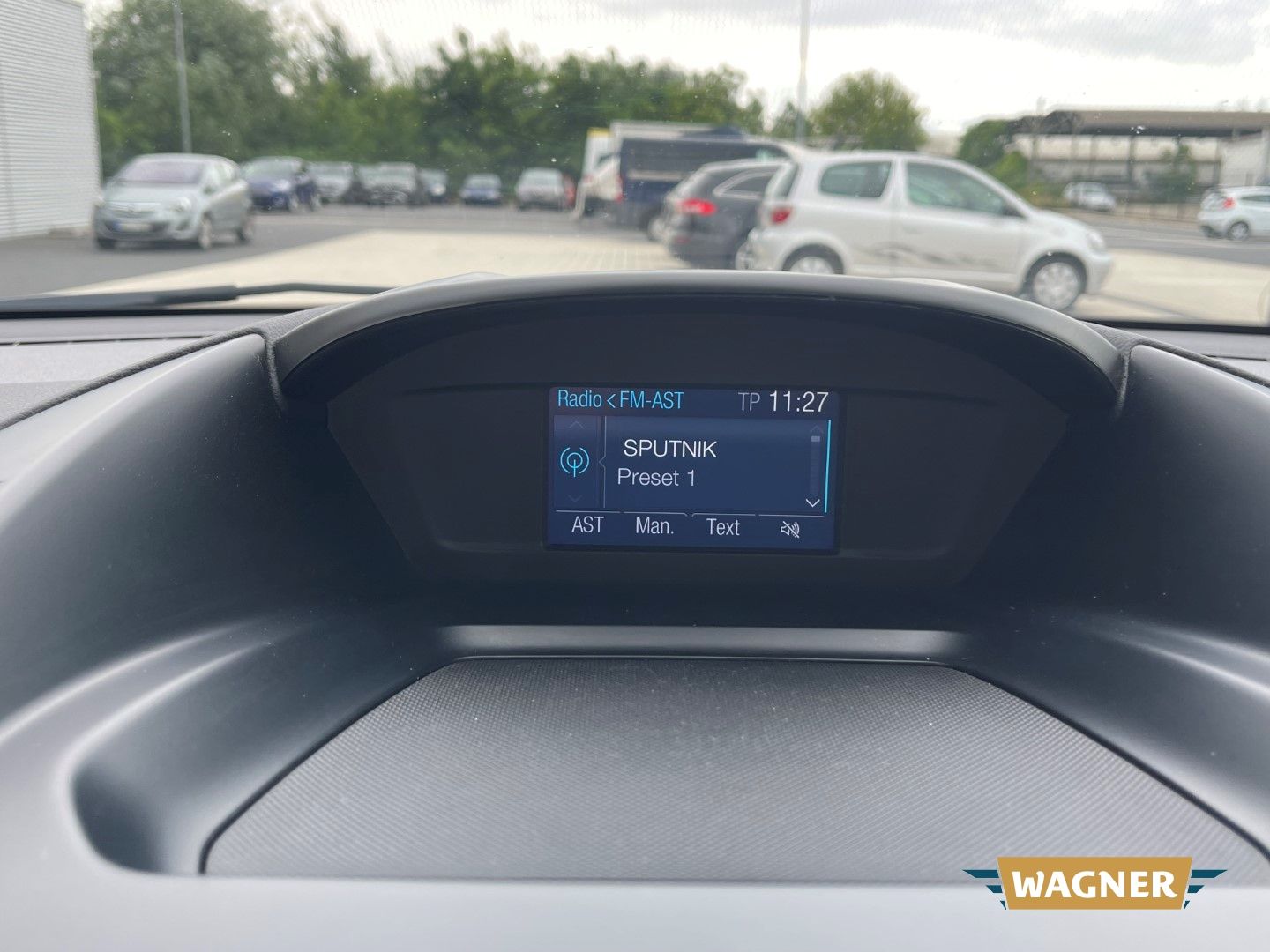 Fahrzeugabbildung Ford Kuga Individual Klimaautomatik Automatik