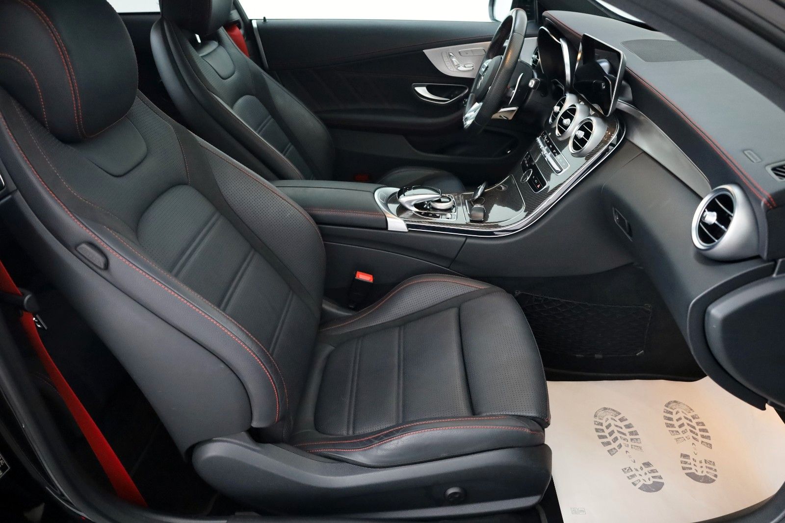 Fahrzeugabbildung Mercedes-Benz C 43 AMG 4Matic,Panorama,Sport-Auspuff,360°-Kam