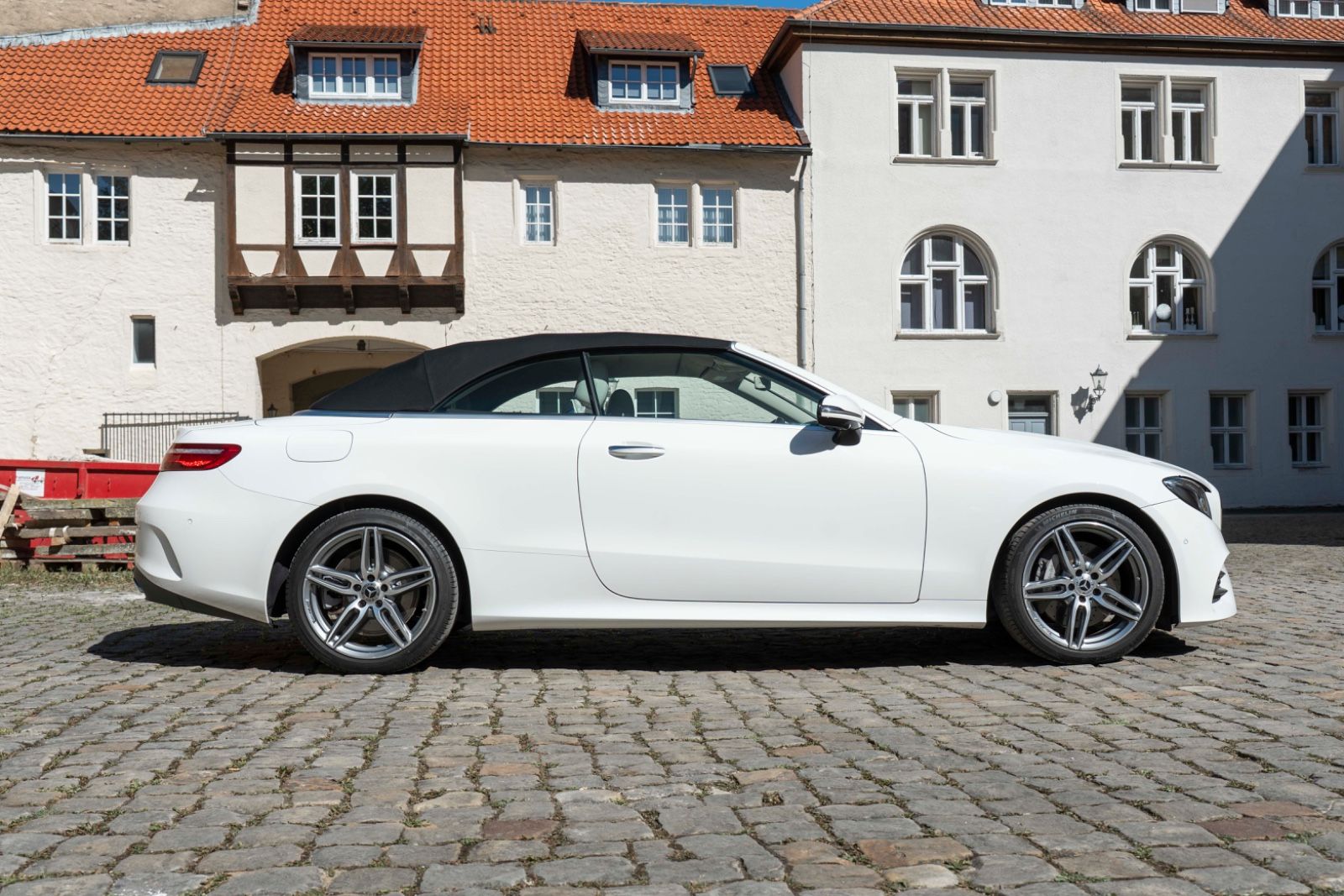 Fahrzeugabbildung Mercedes-Benz E 400 Cabrio 4Matic AMG HUD 360° BURMESTER ACC