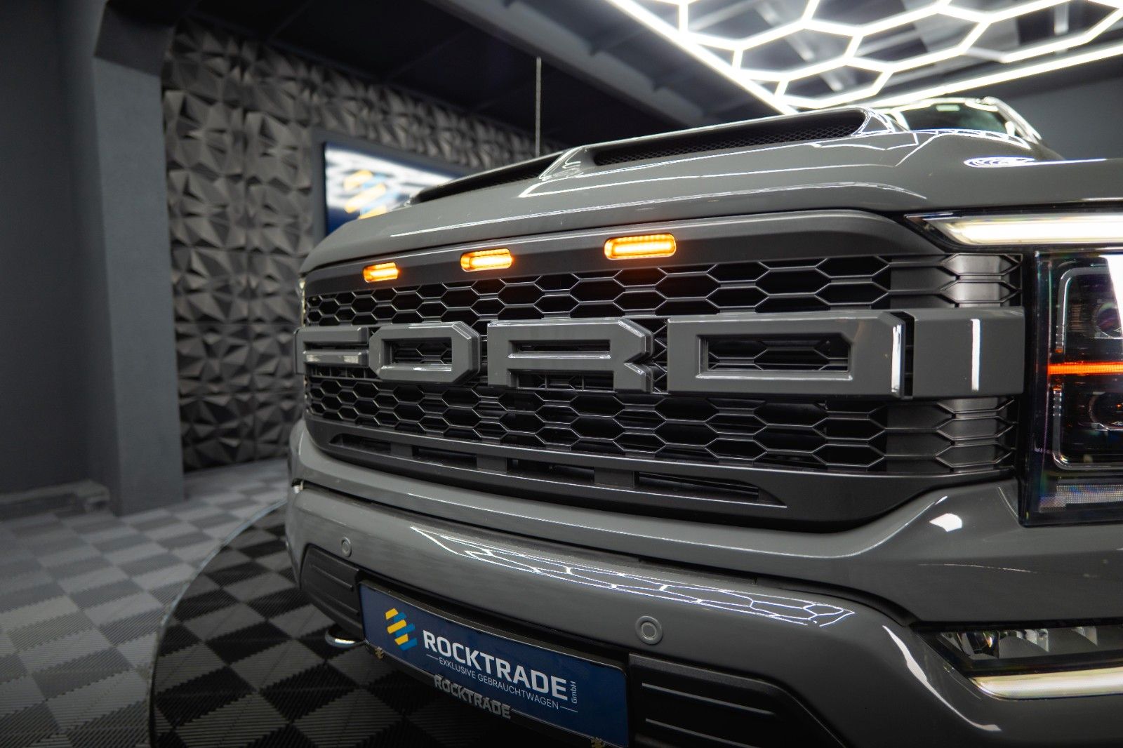 Fahrzeugabbildung Ford F150 5.0 V8 4x4 LARIAT RAPTOR SupCrew *360*B&O*