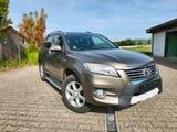 Toyota RAV 4 2,2-l-D-4D 4x4 Life Automatik Life - Toyota RAV 4 aus 2011: Allradantrieb