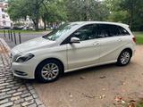 Mercedes-Benz B 200 A/Navi/AHK/Kamera/Rentnerfahrzeug - Mercedes-Benz B 200 Gebrauchtwagen in Wiesbaden