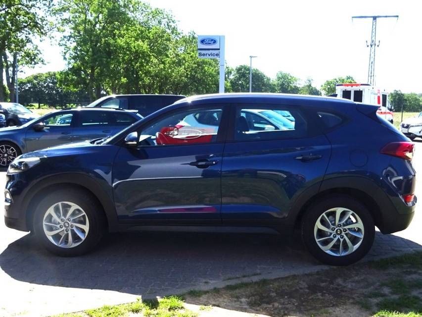 Fahrzeugabbildung Hyundai Tucson 1,6 Trend Navi RFK