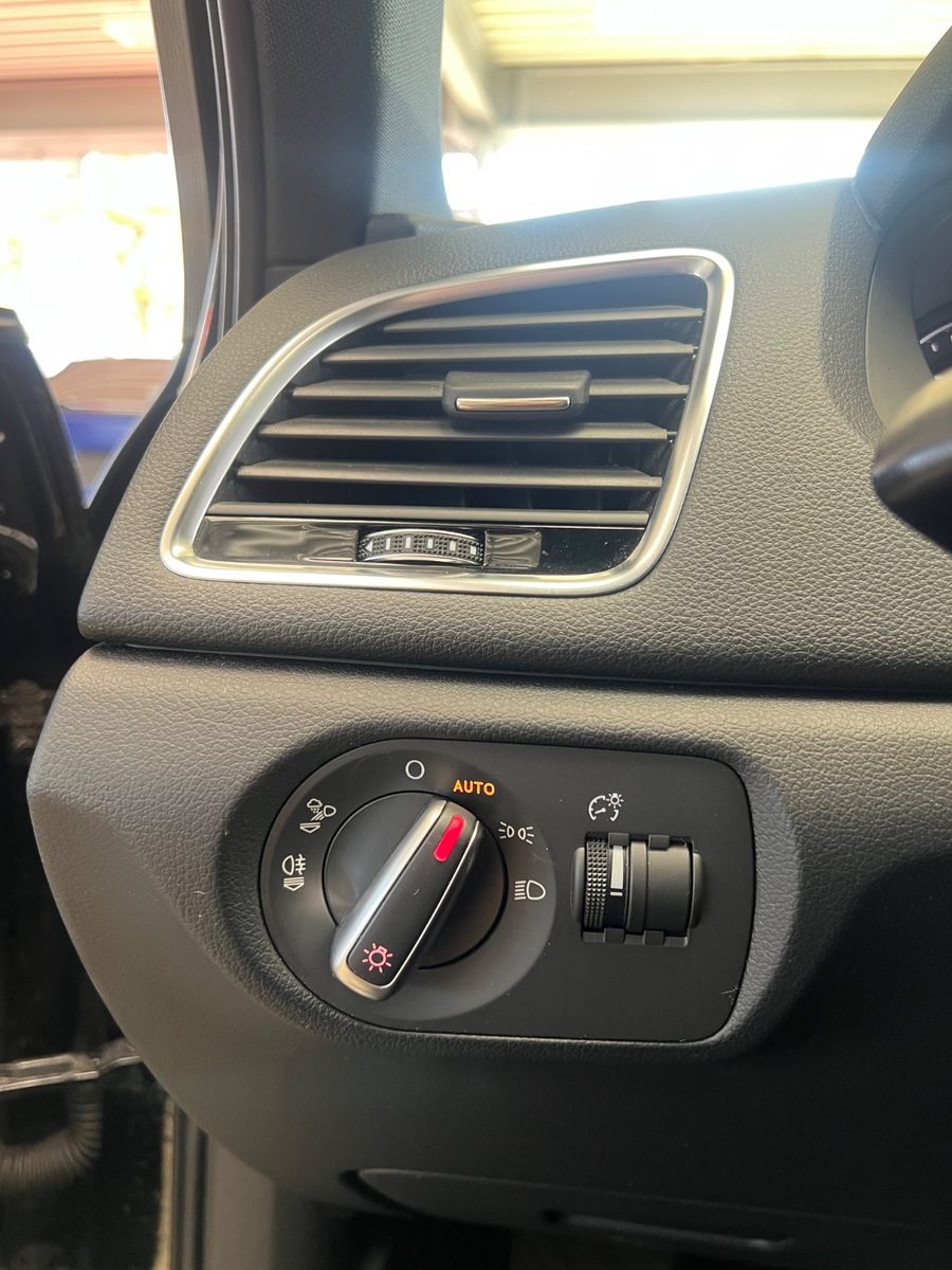 Fahrzeugabbildung Audi Q3 sport S line quattro