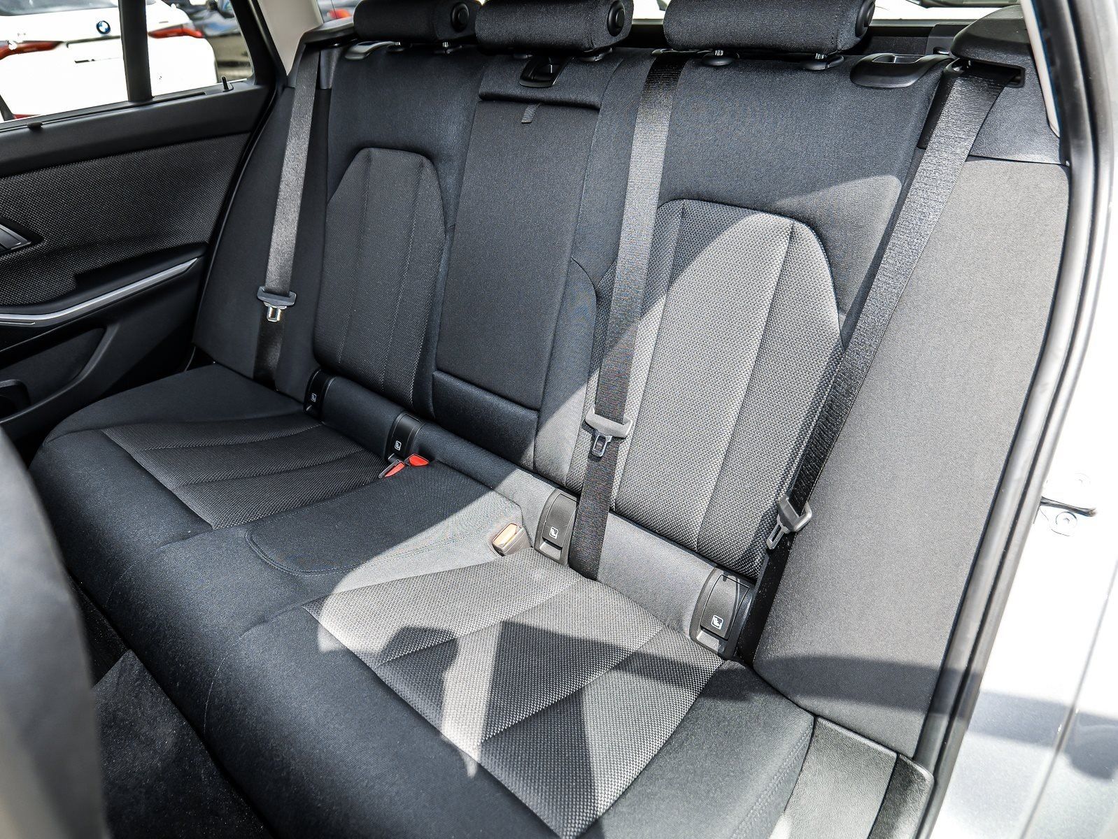 BMW 320i Touring AHK Navi Memory RFK DAB foto 17