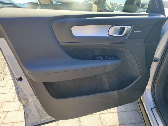 VOLVO XC 40 (Bild 17 von Array)