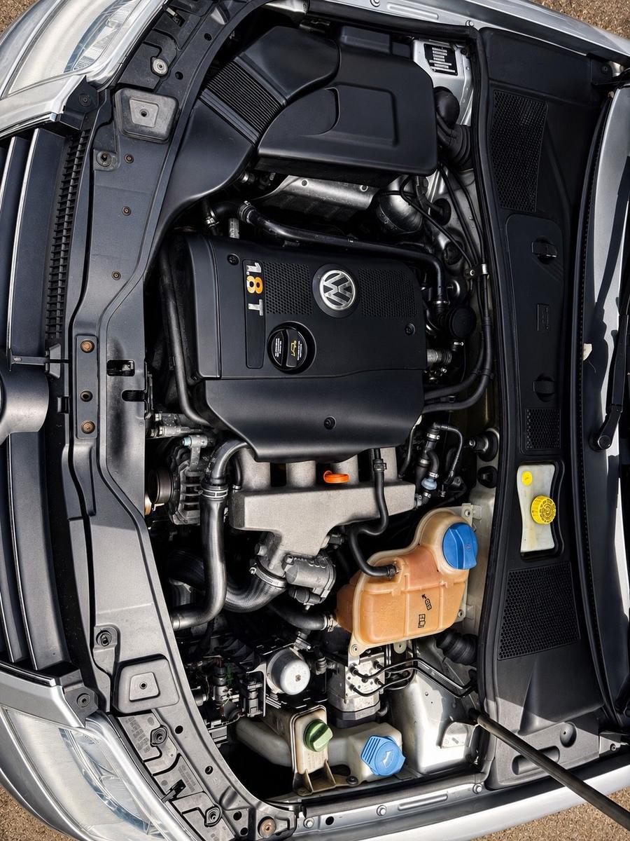 Volkswagen Passat 2004 — photo 11