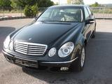 Mercedes-Benz Limousine, Elegance - Mercedes-Benz E 320 aus 2002