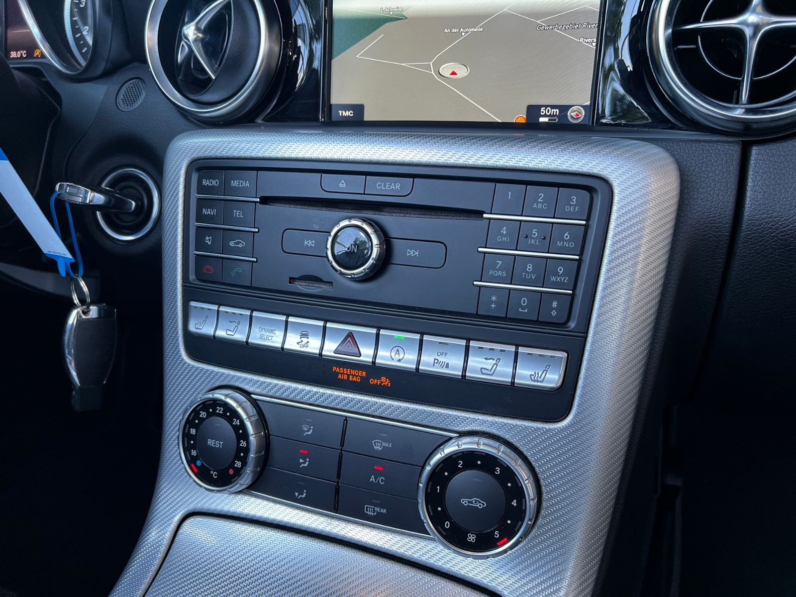 Fahrzeugabbildung Mercedes-Benz SLC 300 AMG H/K LED NAVI