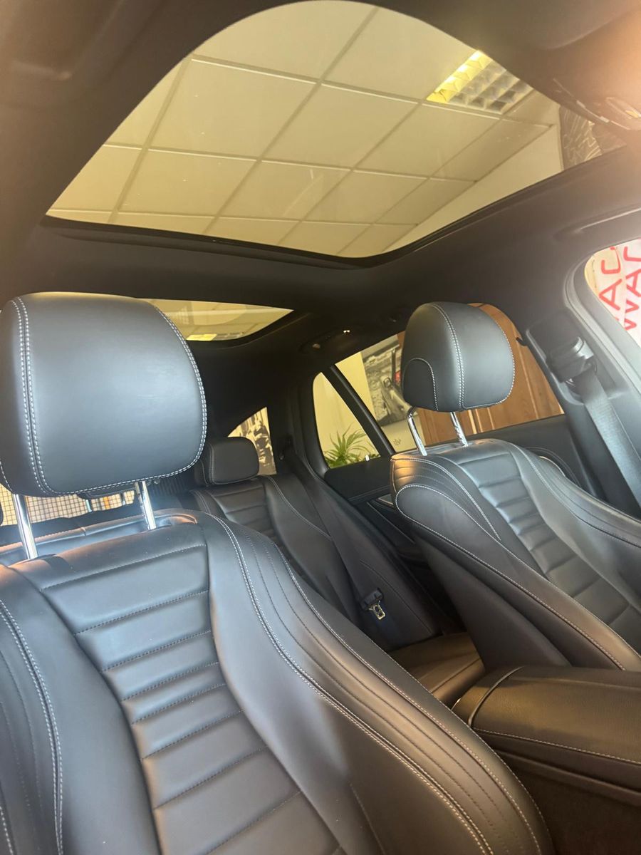Fahrzeugabbildung Mercedes-Benz E 400 T-Modell 4Matic/LED/PANORAMA/AMG-LINE/NAVI