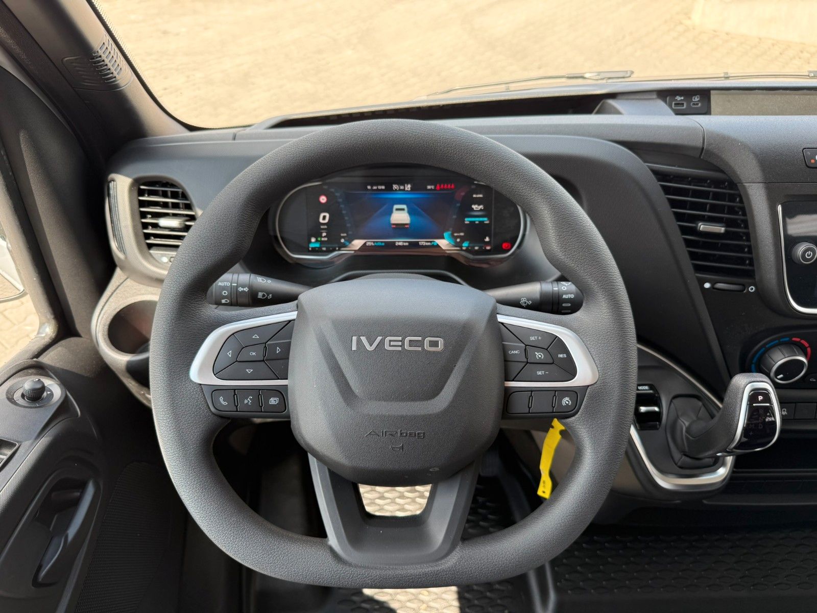 Fahrzeugabbildung Iveco 35S18HA8 D Pritsche *R 3750 mm*Automatik*