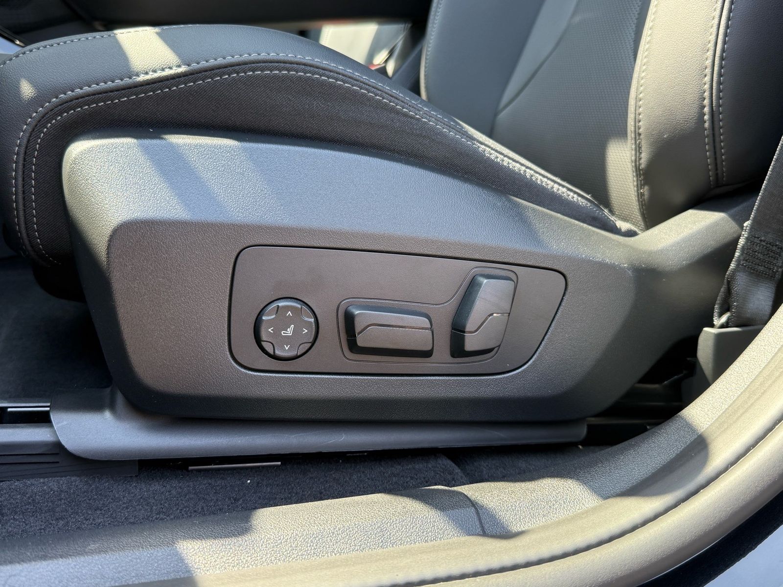 BMW iX2 - Bild 14