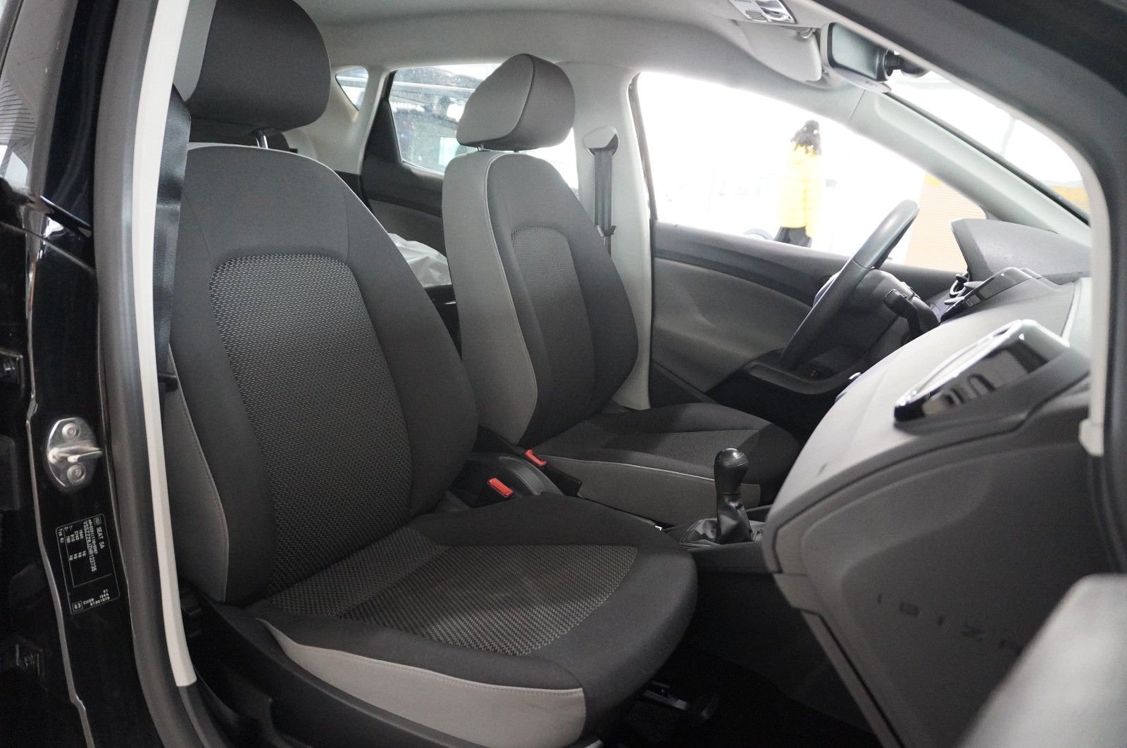 Fahrzeugabbildung SEAT Ibiza 1.4 TDI STYLE 5-TÜR NAVI/TEMP./PDC/NEBEL