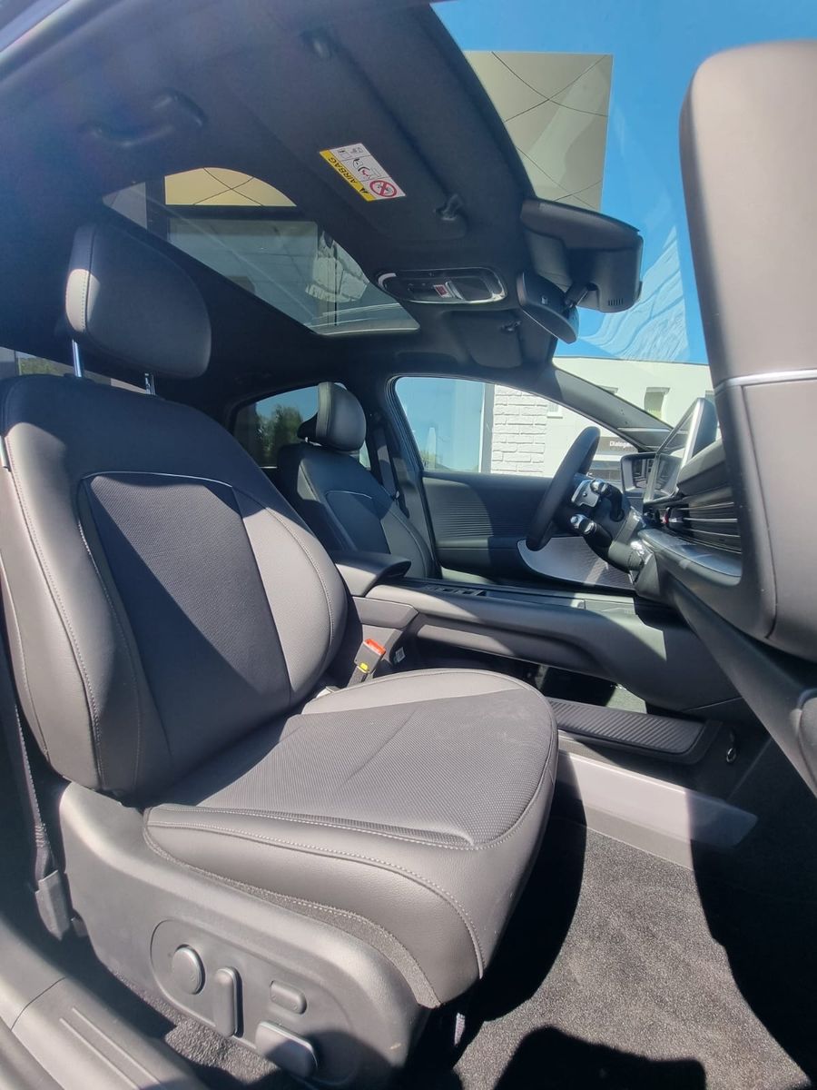 Fahrzeugabbildung Hyundai IONIQ 6 4WD 77,4 325PS UNIQ digitale ASP PanoD.