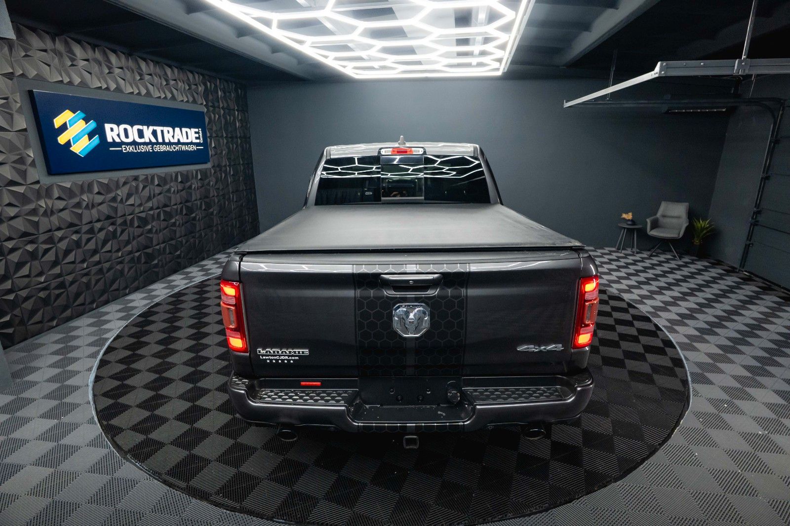 Fahrzeugabbildung Dodge RAM 5.7 V8 HEMI 4x4 LARAMIE Offroad AxleLock 19%