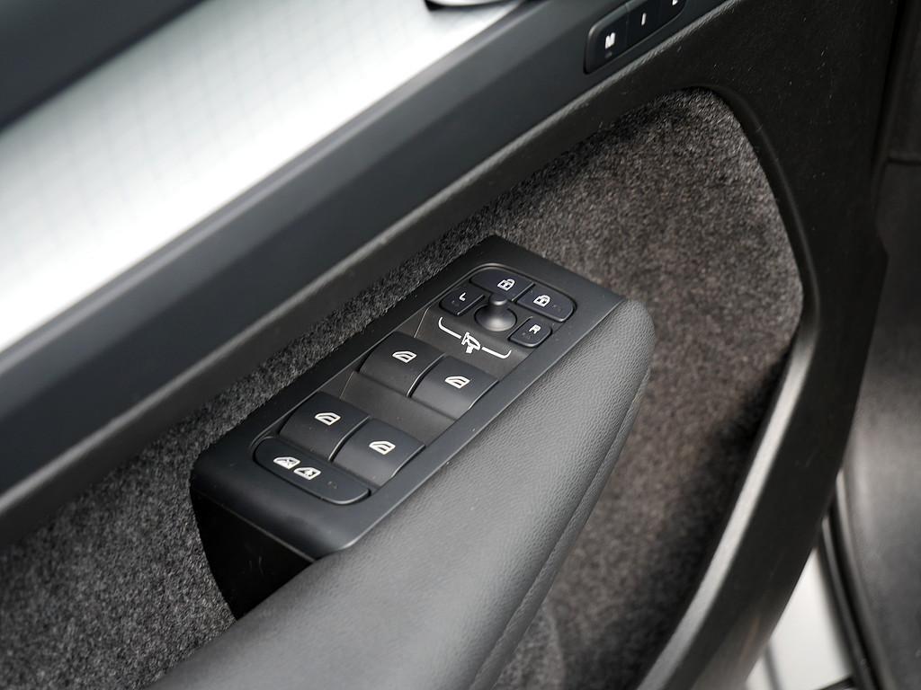 Volvo XC40 B3 Plus Dark 360-GRAD-KAMERA NAVI H/K, миниатюра 17