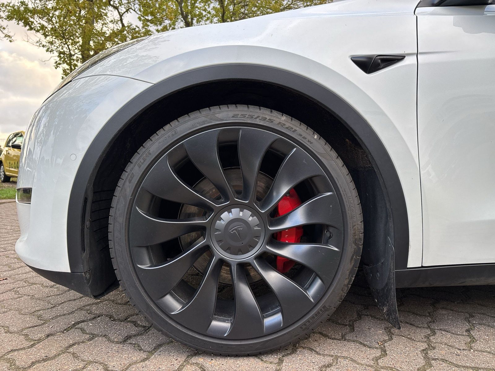 Fahrzeugabbildung Tesla Model Y Performance Dual AWD