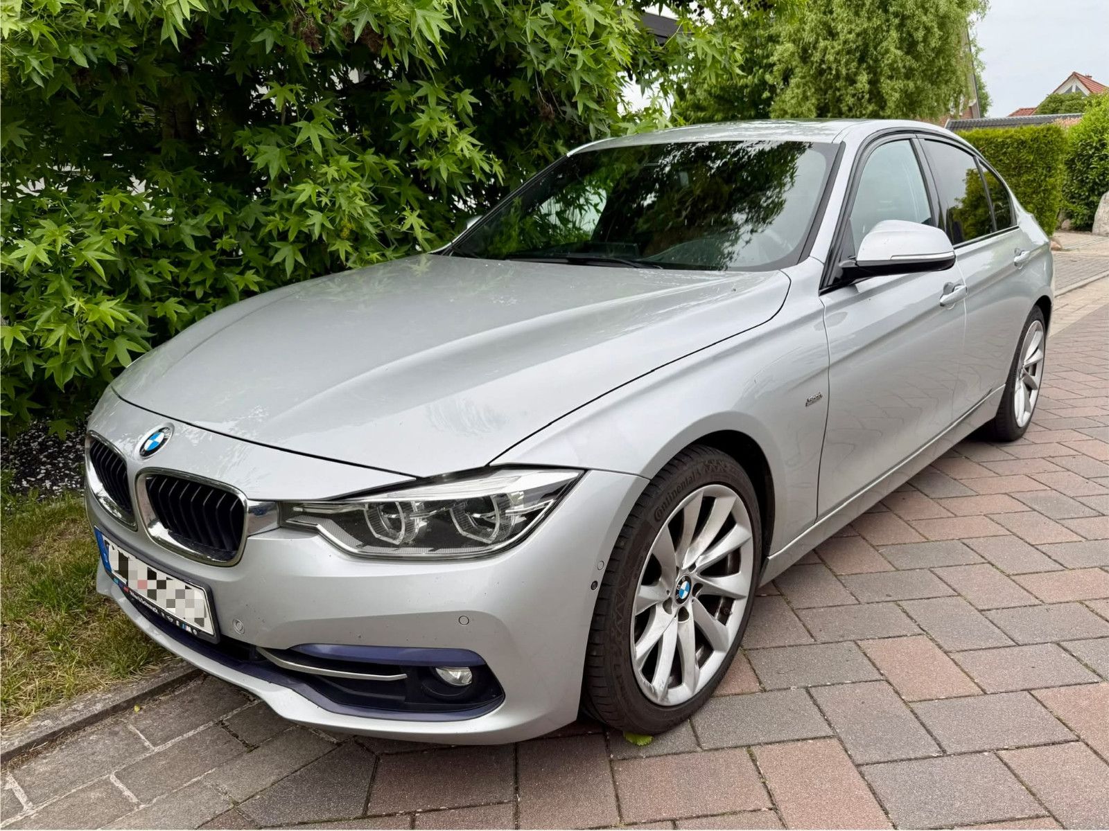 BMW 320dA SportLine NAVI LED HARMAN-KARDON AHK LEDER