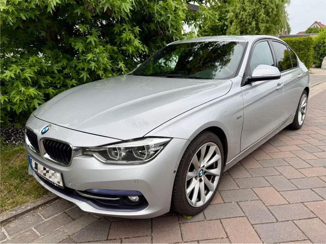 BMW 320dA SportLine NAVI LED HARMAN-KARDON AHK LEDER