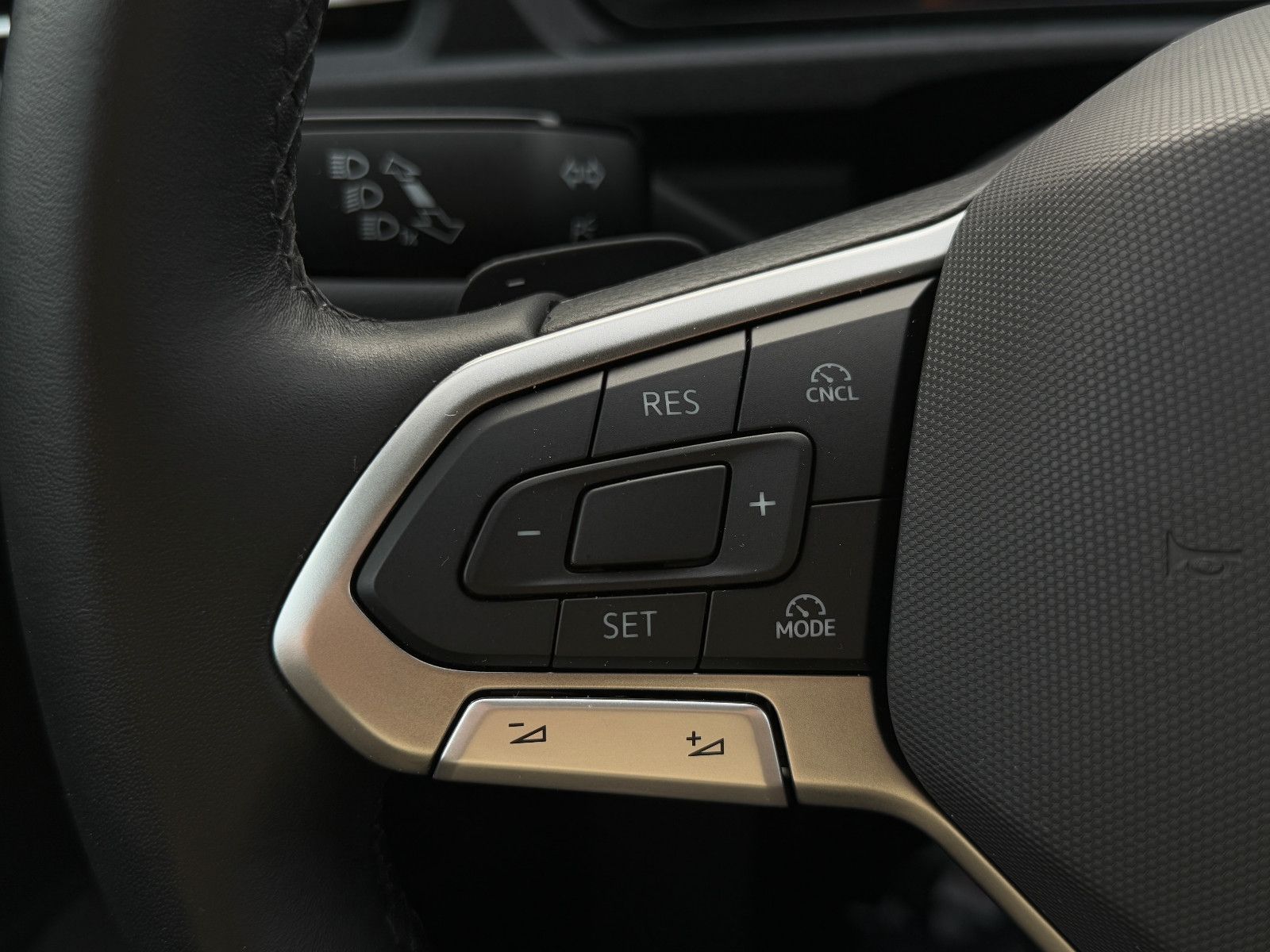 Fahrzeugabbildung Volkswagen Caddy Life TDI DSG DAB GRA Navi SHZ PDC Vorb.AHK