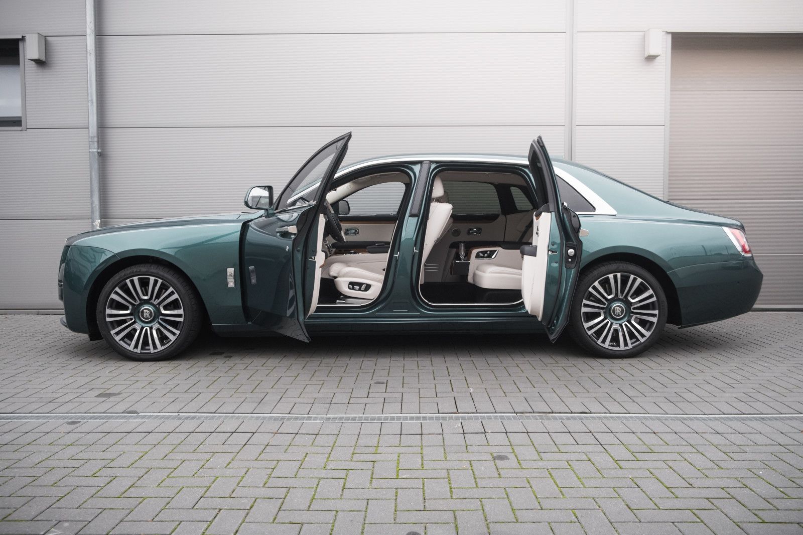 Fahrzeugabbildung Rolls-Royce Ghost EWB-Dt.Auto-
