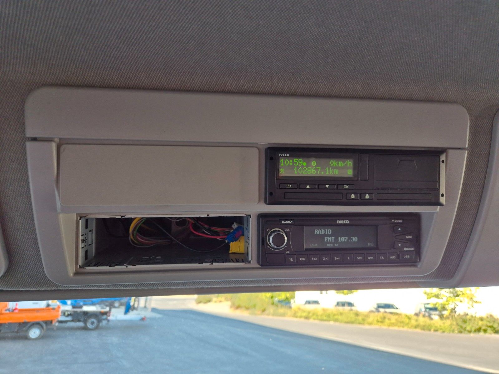 Fahrzeugabbildung Iveco Eurocargo 75-210/P LBW 1.000kg 3 Sitze Klima