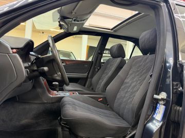 Mercedes E 280 - 8