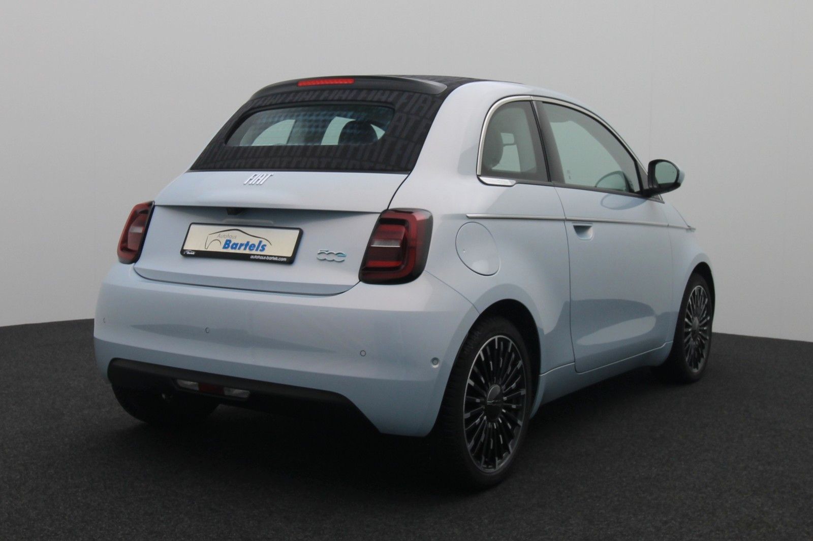 Fahrzeugabbildung Fiat 500e La Prima