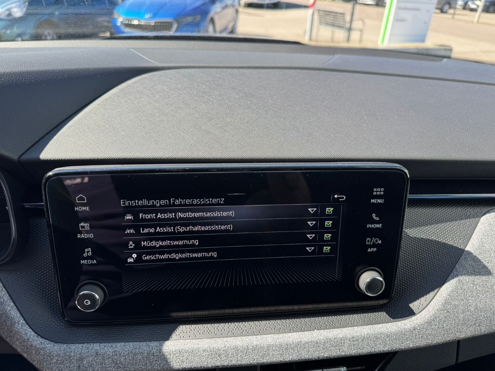 Fahrzeugabbildung SKODA Kamiq Selection 1,0 TSI 85 kW 7-Gang-DSG