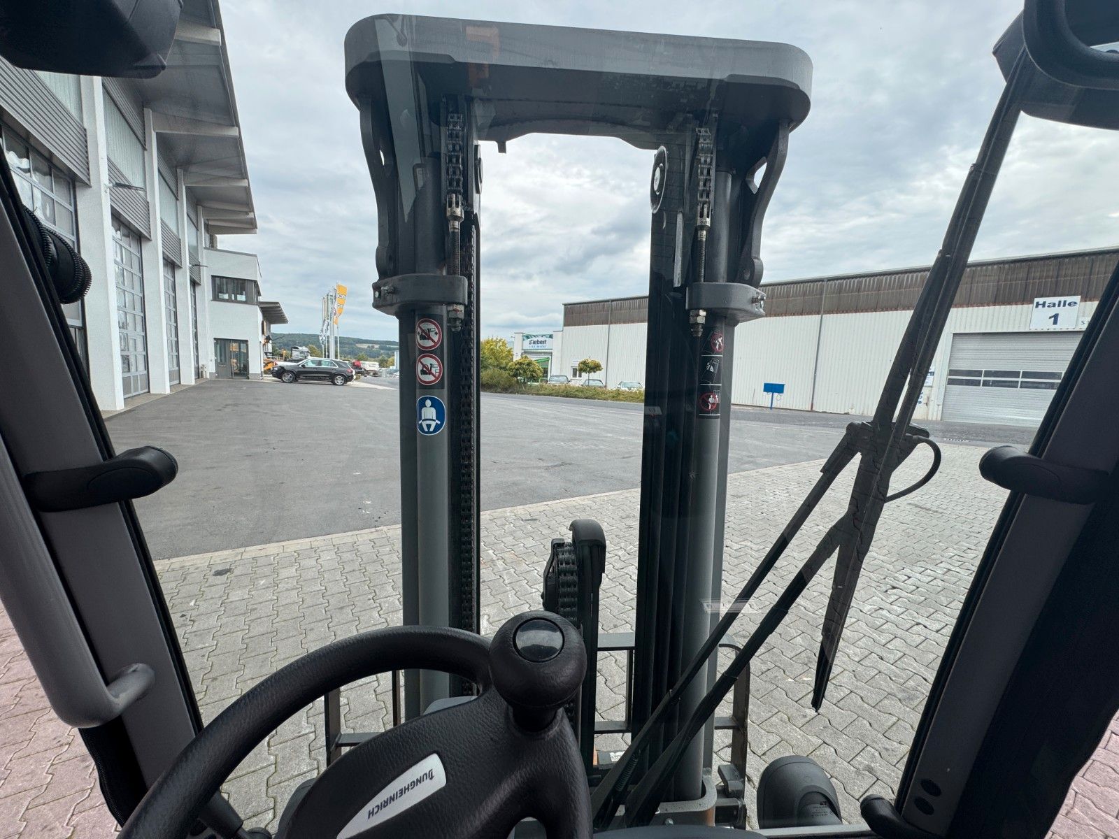 Fahrzeugabbildung Jungheinrich EFG 215 / Triplex: 4.25m! / SS / 4.168h / 2024