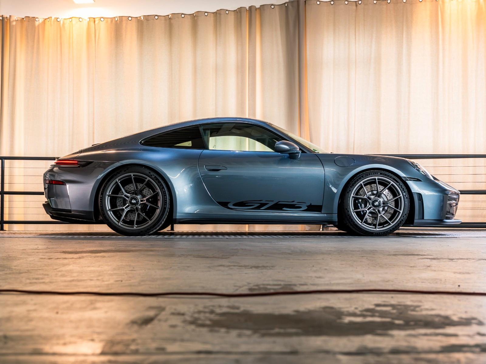 Porsche 992 GT3 Touring