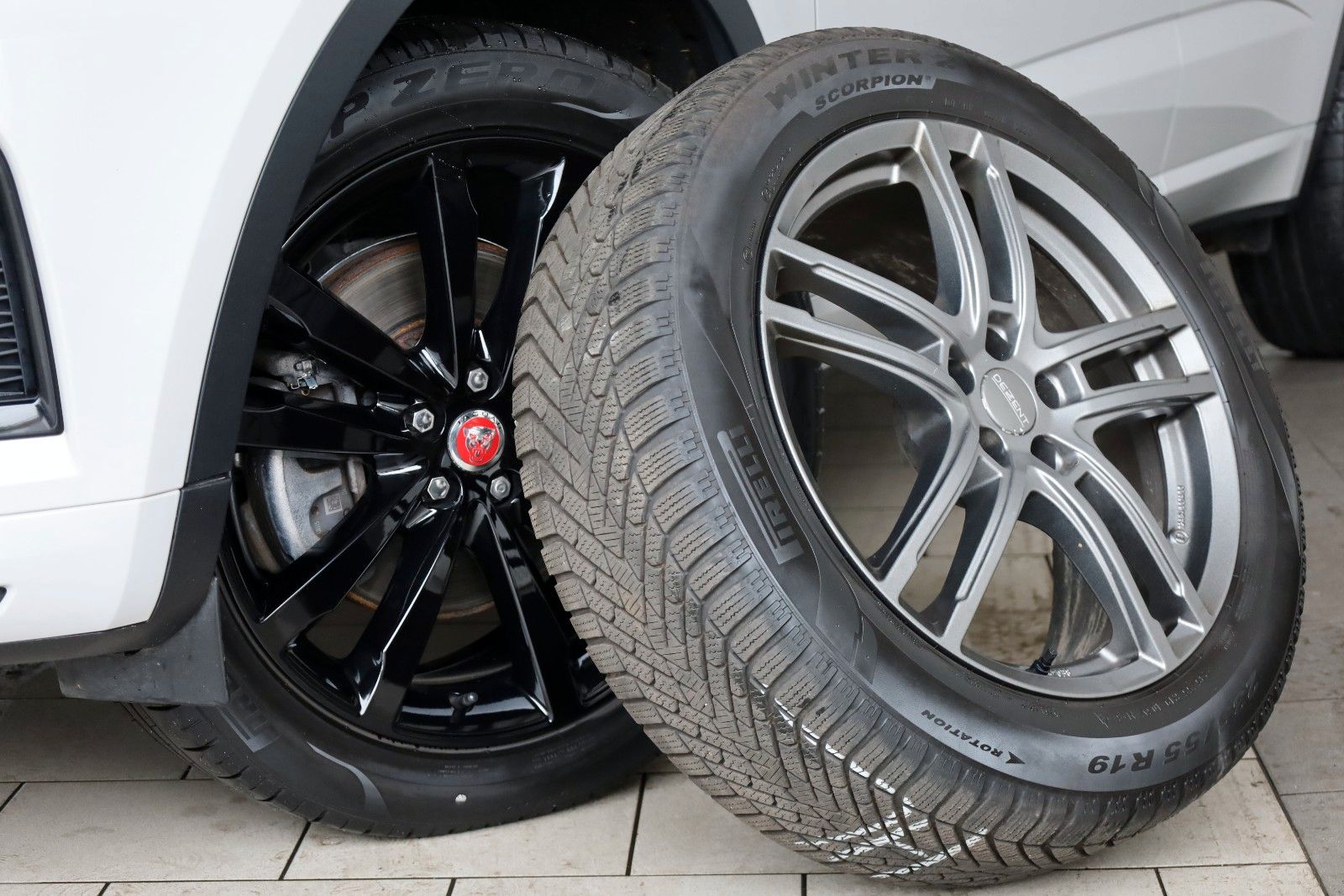 Fahrzeugabbildung Jaguar E-Pace R-Dynamic SE AWD,Navi,Kamera,ACC,AHK+WR